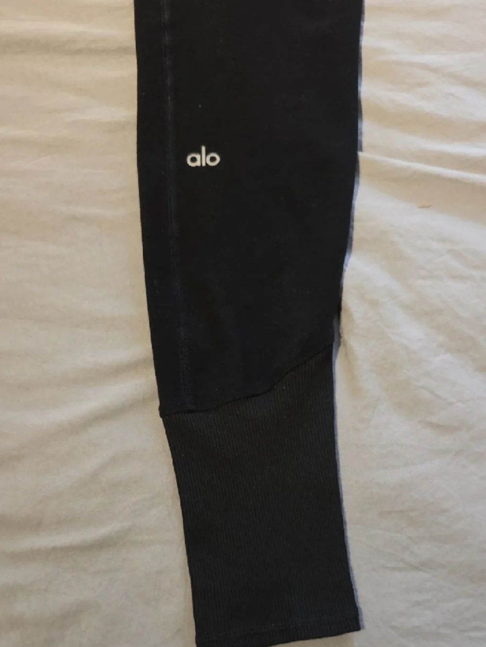 ALO Yoga slim fit